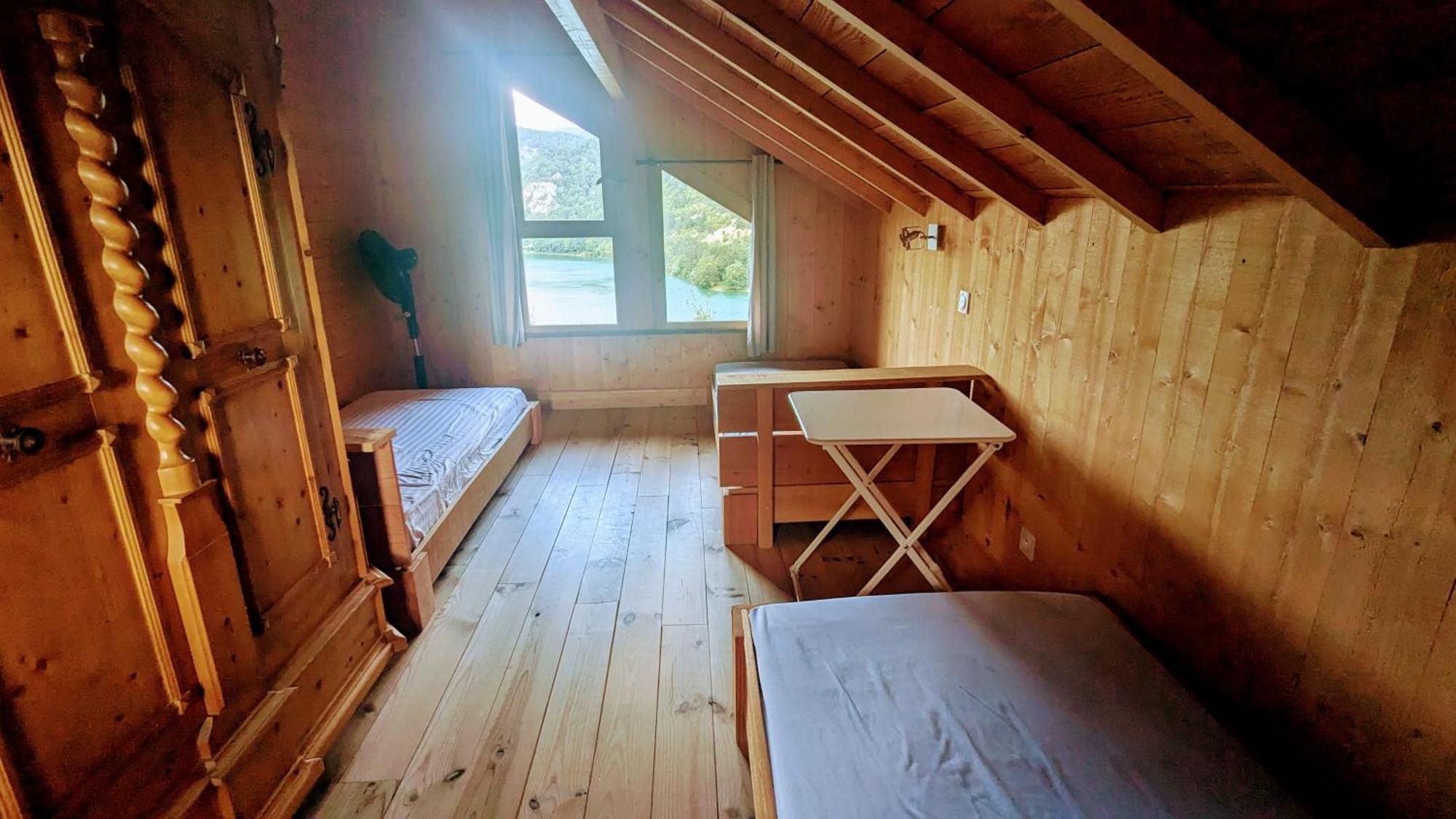 Cabanes Et Lodges Du Belvedere Serrieres-sur-Ain Екстериор снимка