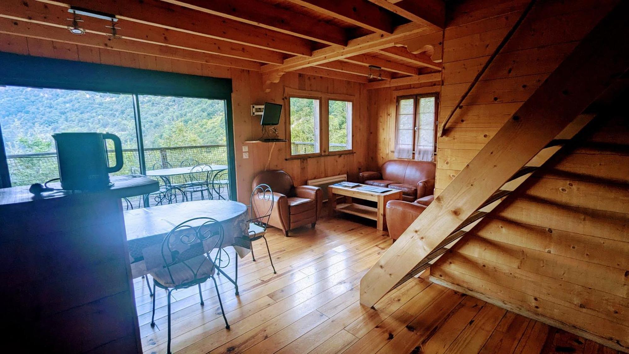 Cabanes Et Lodges Du Belvedere Serrieres-sur-Ain Екстериор снимка