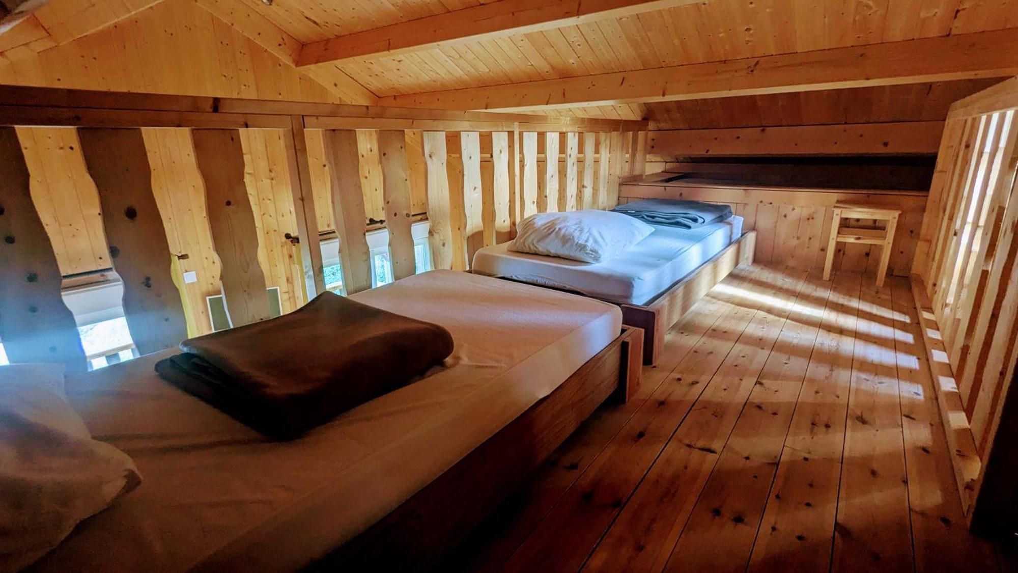 Cabanes Et Lodges Du Belvedere Serrieres-sur-Ain Екстериор снимка