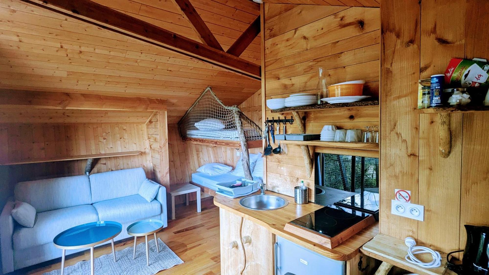 Cabanes Et Lodges Du Belvedere Serrieres-sur-Ain Екстериор снимка