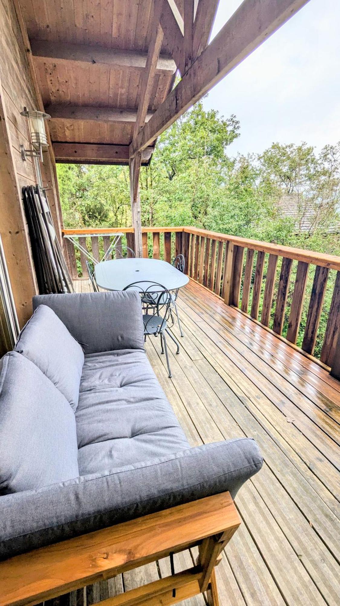 Cabanes Et Lodges Du Belvedere Serrieres-sur-Ain Екстериор снимка