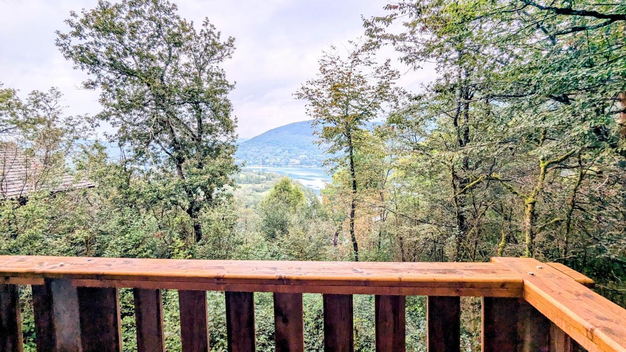 Cabanes Et Lodges Du Belvedere Serrieres-sur-Ain Екстериор снимка