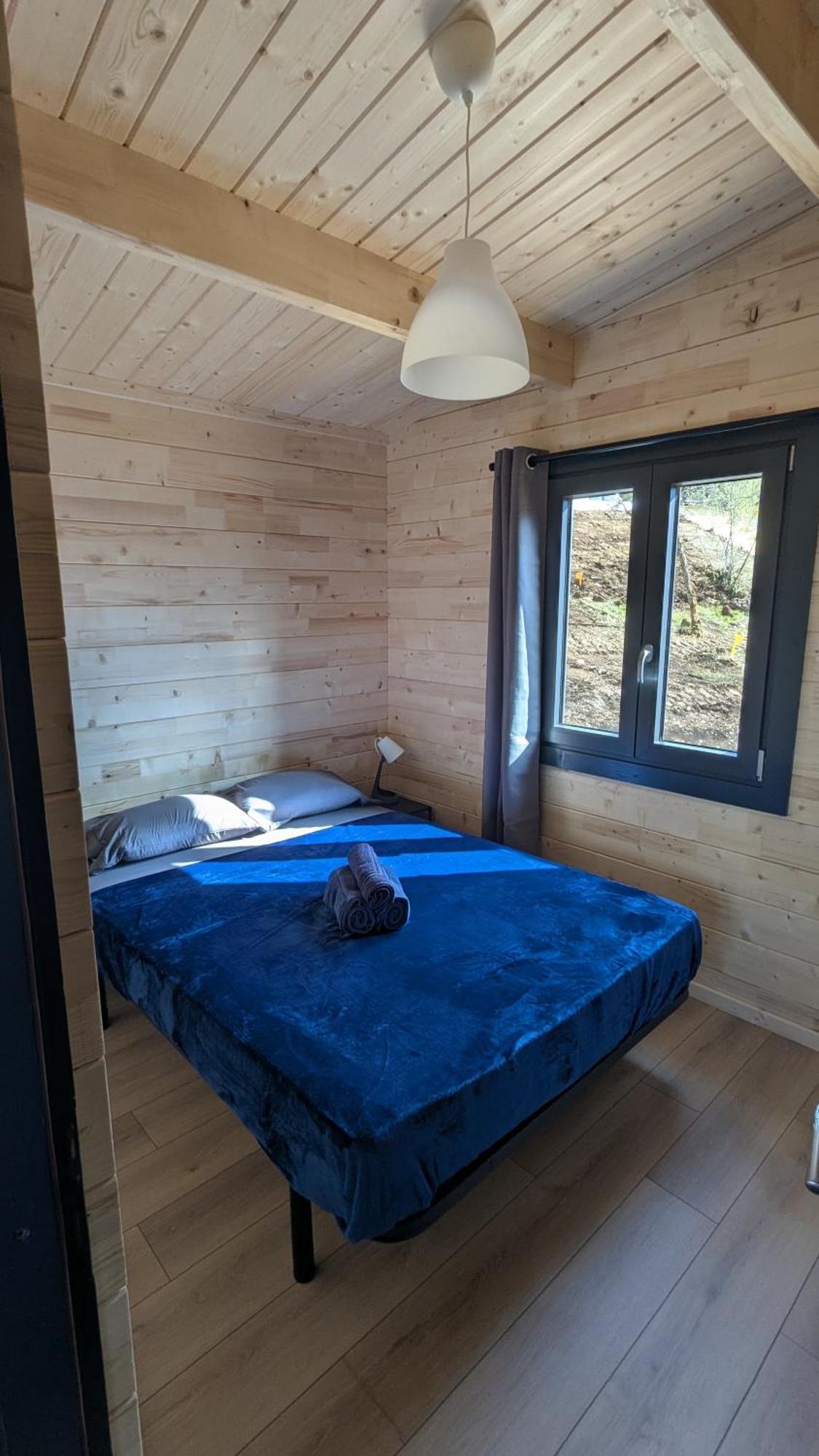 Cabanes Et Lodges Du Belvedere Serrieres-sur-Ain Екстериор снимка
