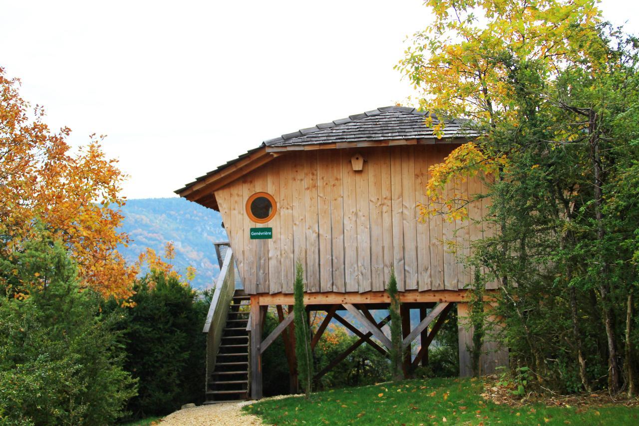 Cabanes Et Lodges Du Belvedere Serrieres-sur-Ain Екстериор снимка